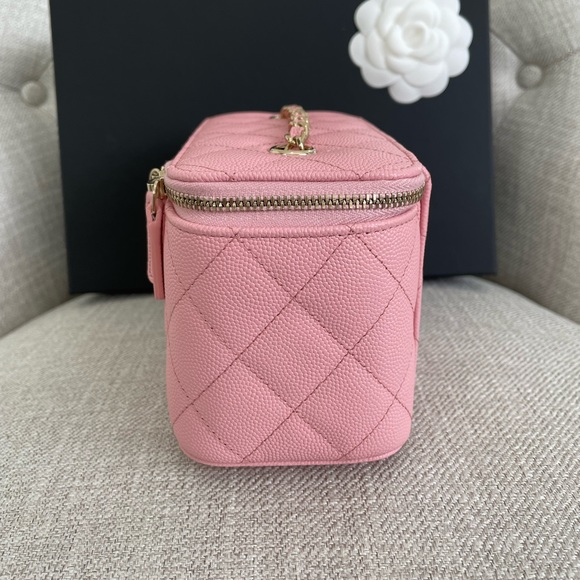 22C Sakura Pink Caviar Vanity - Picture 5 of 14